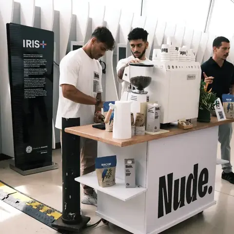 The plastic-free cup developed with Notpla